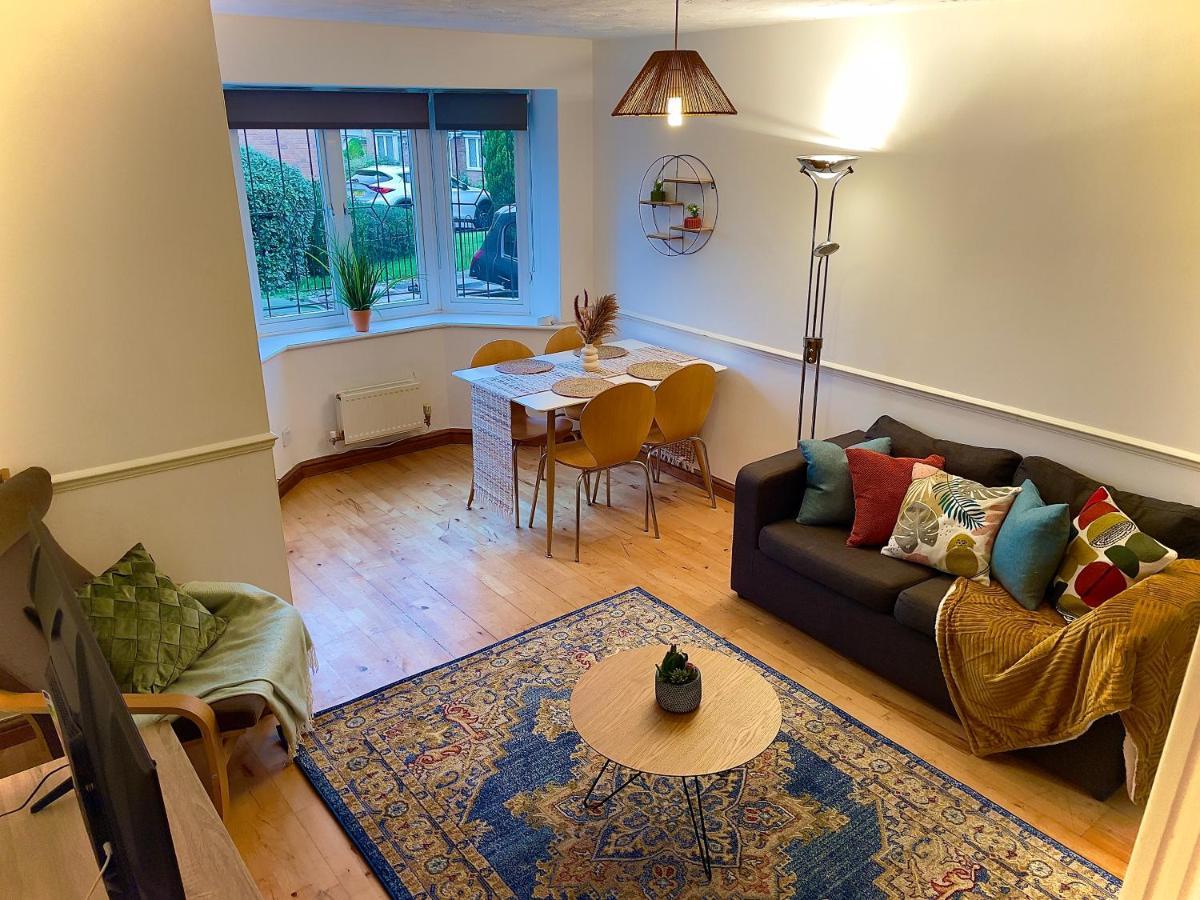 Charming Home In Wellingborough Buitenkant foto