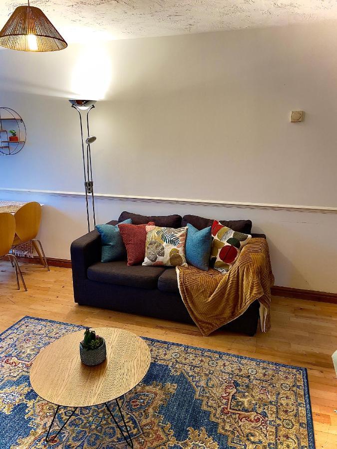 Charming Home In Wellingborough Buitenkant foto